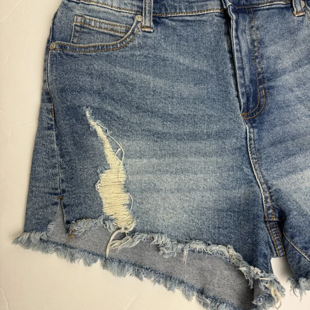 Kendall & Kylie The Iconic Short Distressed Medium Wash Sz.  9 / 29